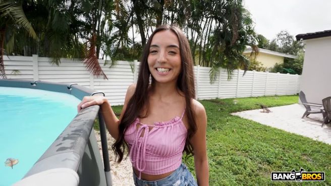 Превью Жопастая сучка в охоте № 46711