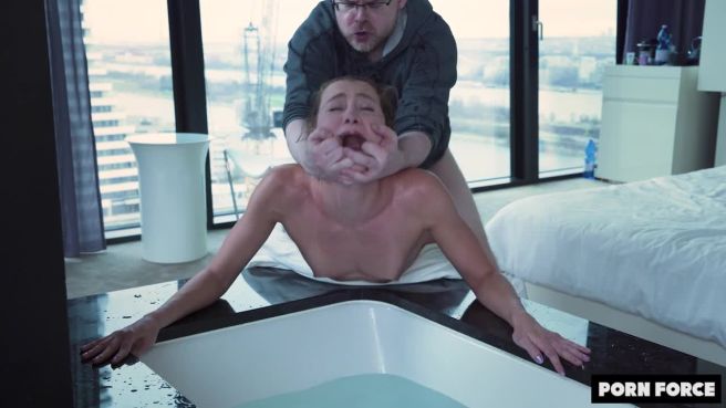 Превью Жёсткие действия в ванной комнате № 46743