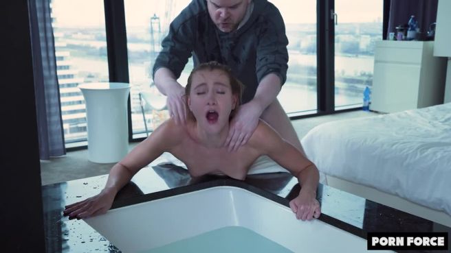 Превью Жёсткие действия в ванной комнате № 46743