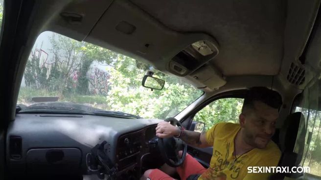 Превью Очень часто в такси расплачиваются именно так № 46771