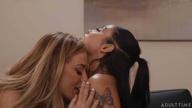 Превью Нежная вагина: язык шепчет секреты № 46811