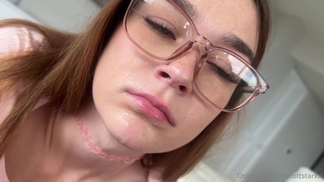 Превью Отличница тоже хочет многократных оргазмов № 46974