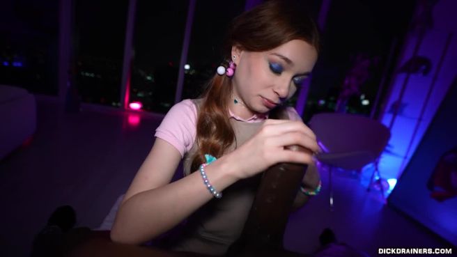 Превью Чёрный ствол нашампурил её буквально насквозь № 47003