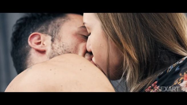 Превью Влюблённость, которую не скрыть от посторонних глаз № 47033