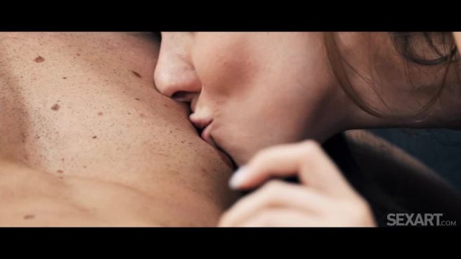 Превью Влюблённость, которую не скрыть от посторонних глаз № 47033