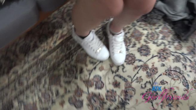 Превью Киска буквально дымится от пениса внутри № 47096