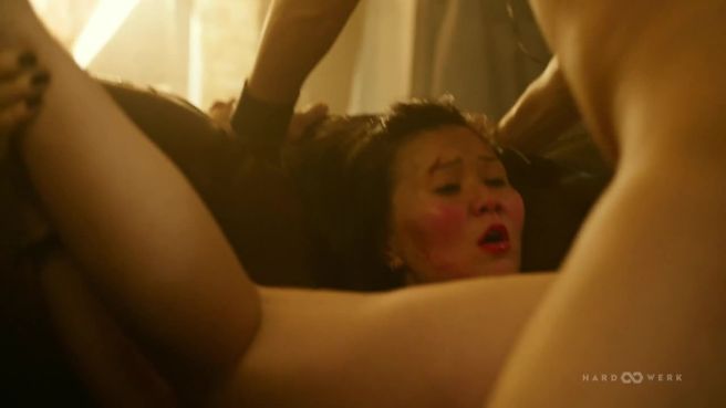 Превью Азиатка и невероятный ганг-банг с бомжами № 47169