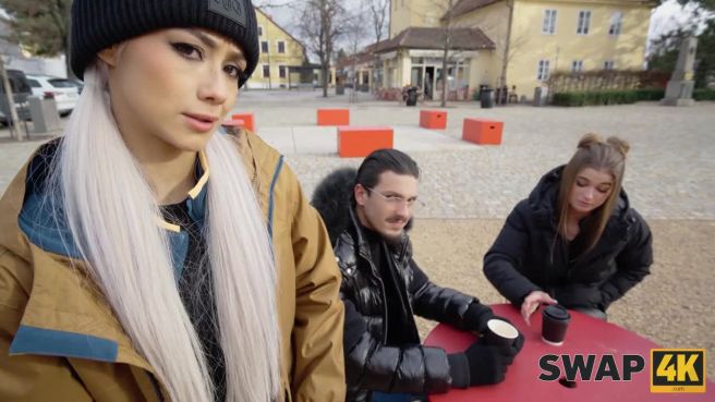 Превью Продал за деньги свою жену парочки свингеров № 47170