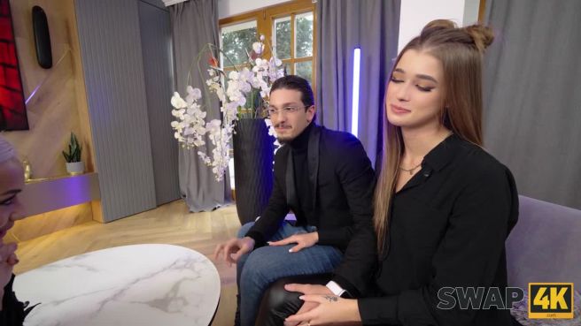 Превью Продал за деньги свою жену парочки свингеров № 47170