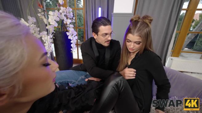 Превью Продал за деньги свою жену парочки свингеров № 47170