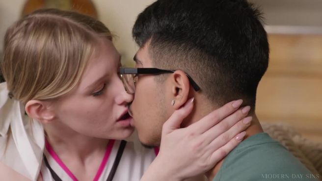 Превью Сестричка, которую нужно поиметь в любой момент № 47193