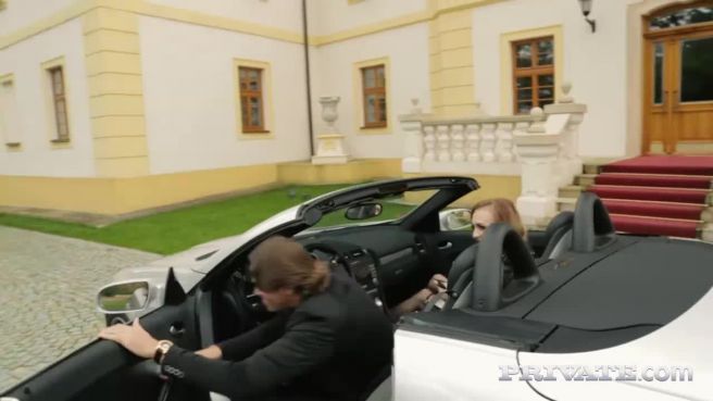 Превью Длинноногая телка в чулках и на высоких каблуках раздвигает ягодицы и течет от вагинального траха № 9288